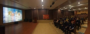 縱覽集團(tuán)組織觀看影片《厲害了，我的國(guó)》