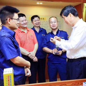 縱覽做得很優秀 ——廣西政協副主席、民建廣西區委主委 錢學明對我司進行考察指導 ...