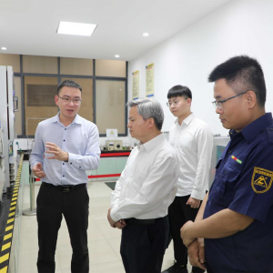 廣西電力協會副理事長姚強到縱覽集團調研指導工作